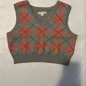 Aeropostale Argyle Cropped Sweater Vest